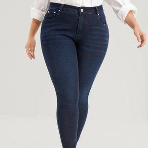 NWT Skinny Very Stretchy High Rise Dark Wash Sculpt Waist Full Jeans